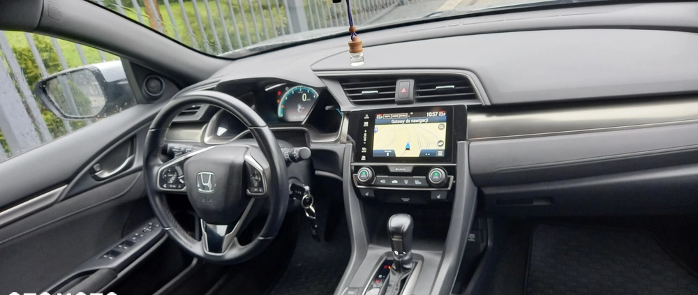 Honda Civic cena 64990 przebieg: 44400, rok produkcji 2018 z Gliwice małe 497